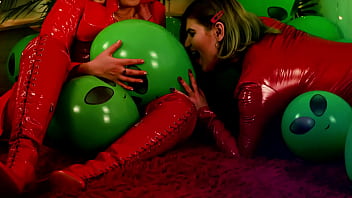 Pussy fuck and balloon fetish foodsplosh kinky milfs have pervert sex arya grander & fetishaura