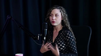 Aproveitou os nudes para monetizar fez foto se masturbando com banana e gosta de fazer atendimento mas jujube delícia sheer red