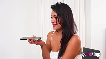 Latina Fucks Her Fan Carol Linda Hunts Her Follower To Give Him An Unforgettable Night thumbnail