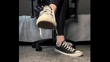 It's time for you to test the scent of my sweaty feet #smelly #sweatysoles #feetfetish #whitesocks #