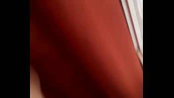 Enseñando las tetas