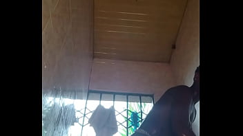 Crazybitch cleaning her body thoroughly