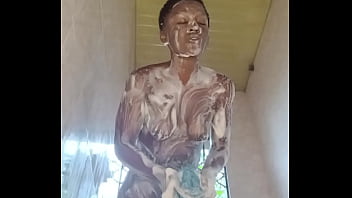 Crazybitch cleaning her body thoroughly