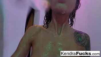 Teen slut gets wet