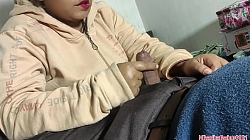 I and my boyfriend alone at home i wear clothes but don't wear bra