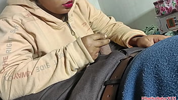 I and my boyfriend alone at home i wear clothes but don't wear bra