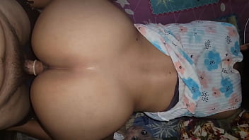 Cogeme pronto porque mi hijo va a llegar del colegio madre soltera dando el culo por ayuda economica cogiendo a una mamá soltera