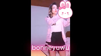 Bonneyuwu 10 05 putita argentina se masturba