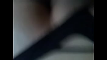 Dandole a mi mujer desde atras