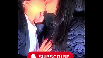 Duas putas morenas safadas se lambem e gozam sem parar