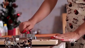 Cookie p brunette teen blows boyfriends boner