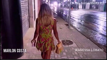 Tarado Seguiu A Novinha Na Rua E Ela Acabou Chupando O Pau Dele Num Beco thumbnail