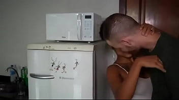 Twin brothers swap places and have sex with a blindfolded ãos gêmeos trocam de lugar e transam com gostosa v