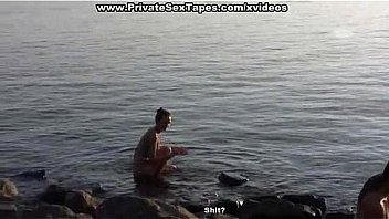 Chick flashing in public