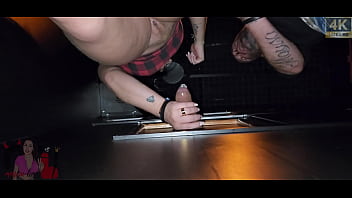 O pau dele era tao gostoso que o convidei para entrar na cabine para me foder melhor ate o corno chupou O pau dele era tao gostoso que o convidei para entrar na cabine para me foder melhor ate o corno chupou