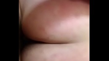 Se excita con las nalgadas grita muy rico mientras monta mi verga