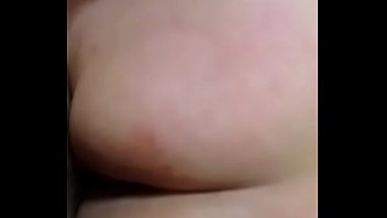 Se excita con las nalgadas grita muy rico mientras monta mi verga