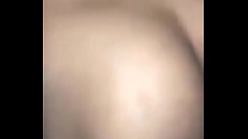 Meu marido sempre generoso com os amigos deixa me fuder sem camisinha