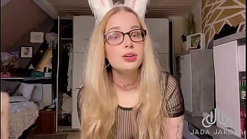 My first video i introduce myself ;