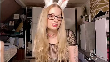 My first video i introduce myself ;