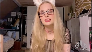 My first video i introduce myself ;