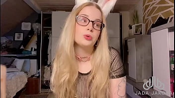 My first video i introduce myself ;