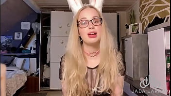 My first video i introduce myself ;