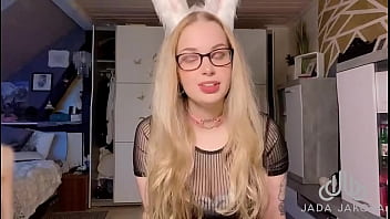 My first video i introduce myself ;