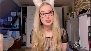 My first video i introduce myself ;