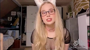 My first video i introduce myself ;