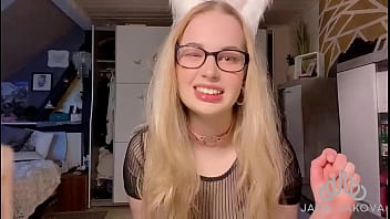 My first video i introduce myself ;