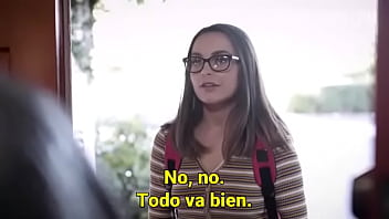 Joven nerd es follada por el capitan de futbol