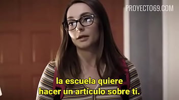 Joven nerd es follada por el capitan de futbol