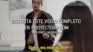 Joven nerd es follada por el capitan de futbol