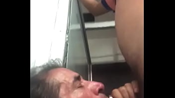 Que Rico Mete Hasta El Fondo De Mi Garganta Su Hermosa Y Rica Verga thumbnail