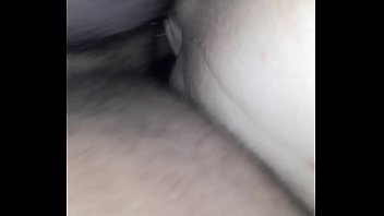 Lola gime y se toca mientras cojemos