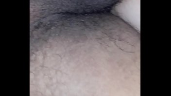 Lola gime y se toca mientras cojemos