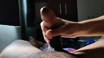 Sendo masturbado até gozar pela bailey quinn