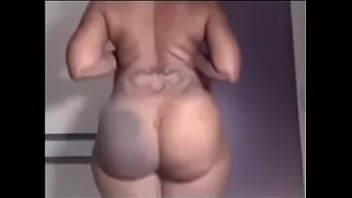 Cherokee d'ass at home