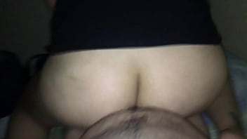 Comiendome el culo d mi novia