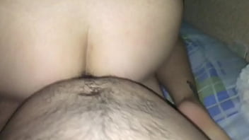 Comiendome el culo d mi novia