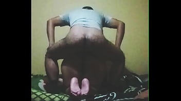 Le encanta que le haga la cola