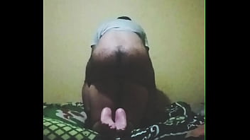 Le encanta que le haga la cola