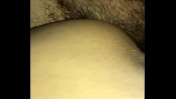 Llenándola de leche