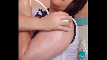 Ele ama ver meu braço molhado parte 2