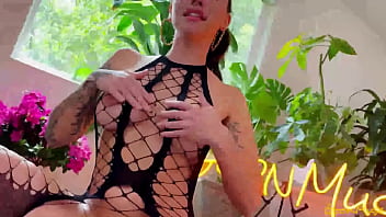 Tattooed hottie suttin receives an amazing pussy fuck