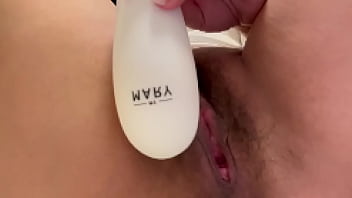 お風呂上がりに昨日泊まった彼氏のパンツの忘れ物に気づいて彼氏の臭いパンツの嗅ぎながらオナニーする女子大生。 お風呂上がりに昨日泊まった彼氏のパンツの忘れ物に気づいて彼氏の臭いパンツの嗅ぎながらオナニーする女子大生。