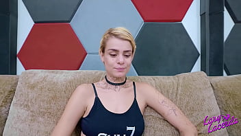 Amigos pegam ninfetas no flagra e comem elas no pelo bem gostoso