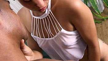 Minha mulher sabia qu eu estava comendo a vizinha novinha