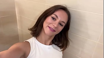 Cassiemua cute milf showing off her tits